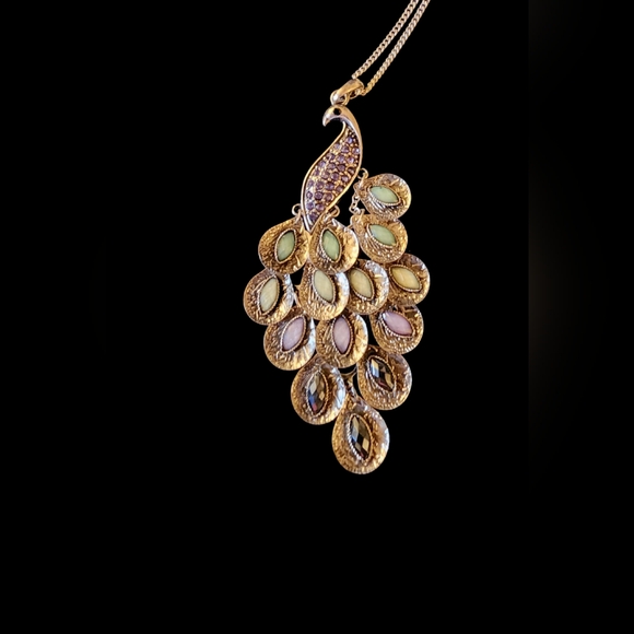 Elegant Silver and Purple Peacock Pendant Necklace - Picture 6 of 7